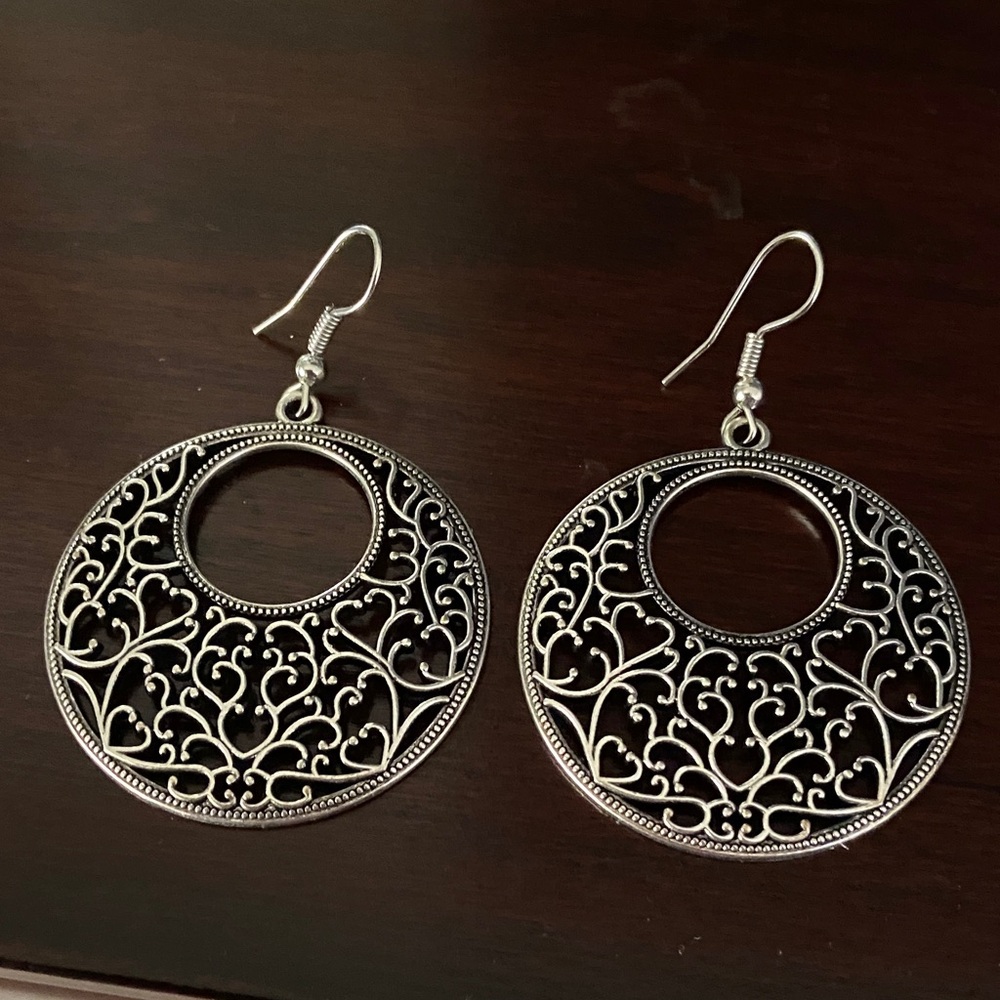 Elegant Silver Filigree Earrings